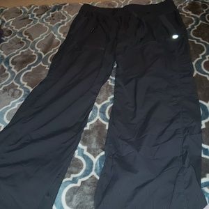 Lululemon cargos. 8.